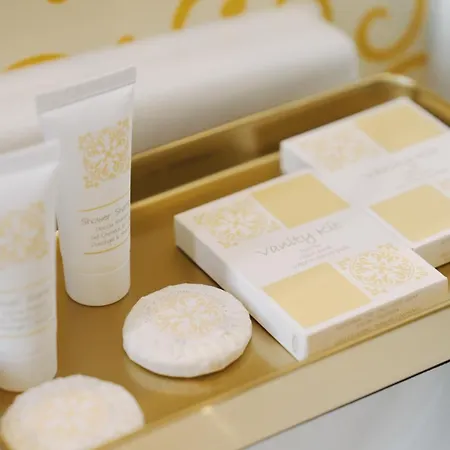 Monet - Kunsthotel An Der Lahn לינה וארוחת בוקר באד אמס