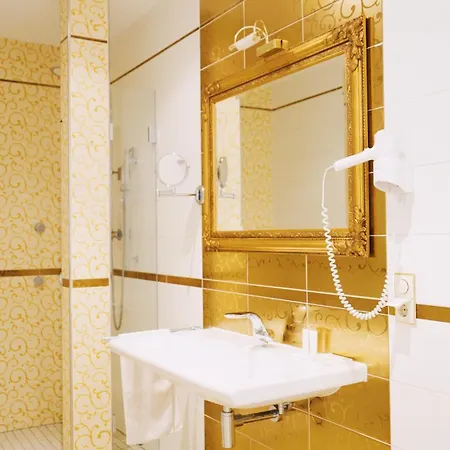 Monet - Kunsthotel An Der Lahn 4*