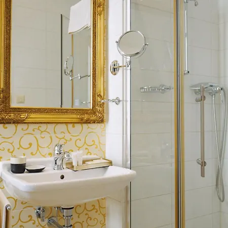 לינה וארוחת בוקר Monet - Kunsthotel An Der Lahn