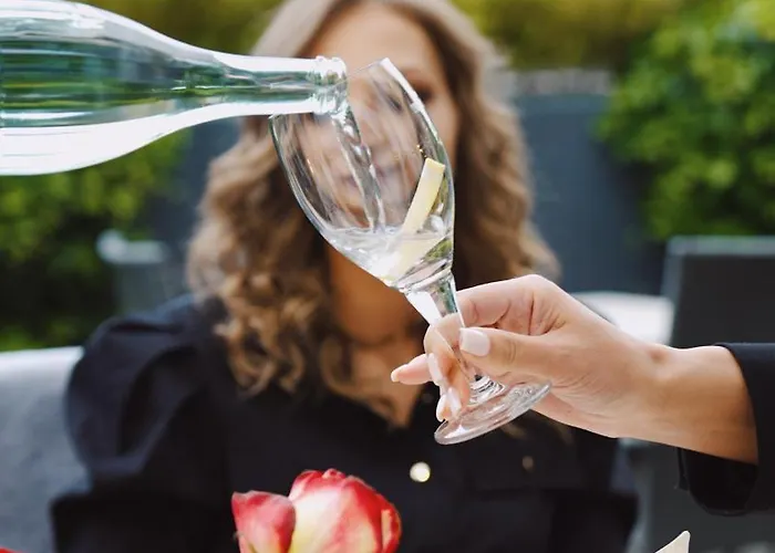 Monet - Kunsthotel An Der Lahn Alojamento de Acomodação e Pequeno-almoço Bad Ems